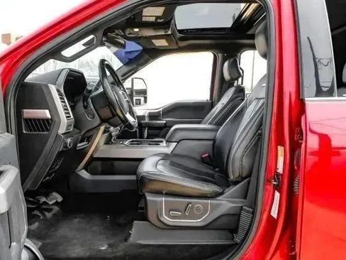 Used 2017 Ford F250 Platinum w/ Platinum Ultimate Package AWD/4WD image 4