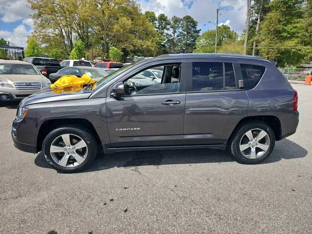 Used 2017 Jeep Compass High Altitude FWD image 3