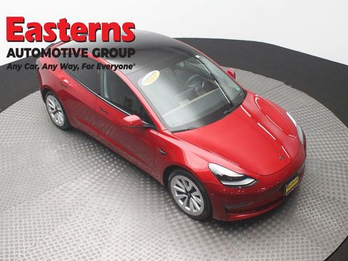 Used 2021 Tesla Model 3 Standard Range Plus image 3