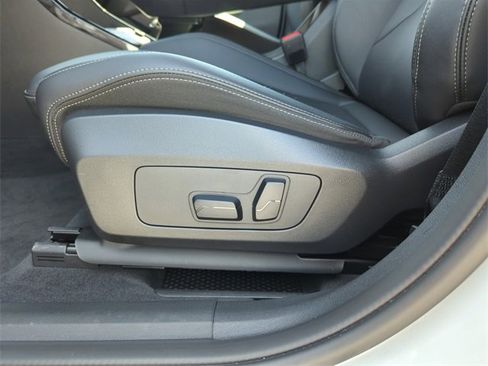 Used 2025 BMW X2 xDrive28i image 12