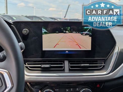 Used 2024 Chevrolet Trax ACTIV w/ Sunroof Package FWD image 6