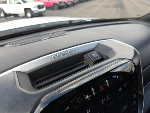 Used 2024 RAM 2500 Big Horn w/ Safety Group image 28