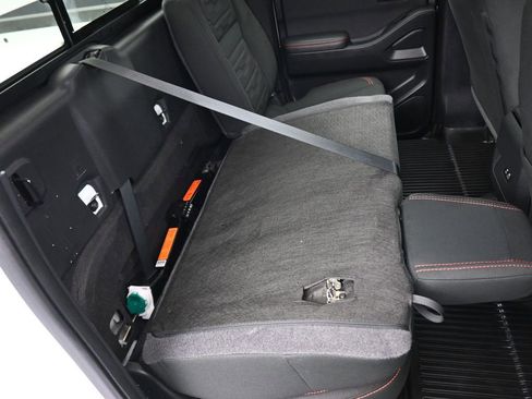 Used 2024 Nissan Frontier PRO-4X w/ Technology Package image 42