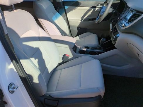 Used 2017 Hyundai Tucson SE image 25