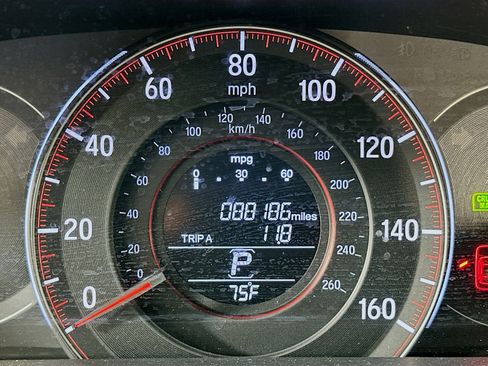 Used 2016 Honda Accord Sport image 18