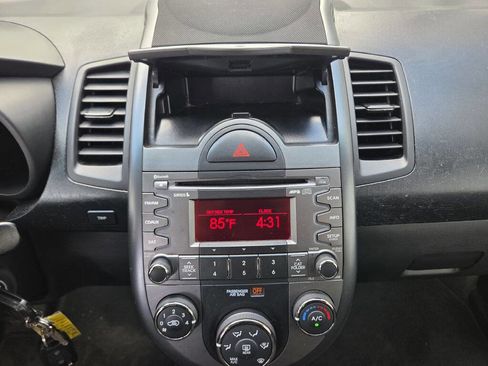 Used 2011 Kia Soul + w/ Audio Pkg FWD image 23