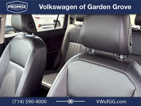 Used 2023 Volkswagen Tiguan SE FWD image 16