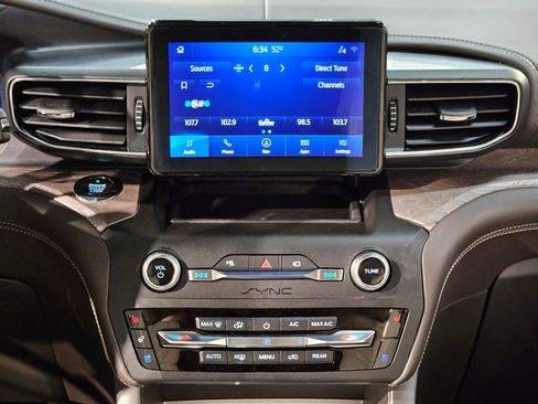 Used 2020 Ford Explorer Platinum image 16