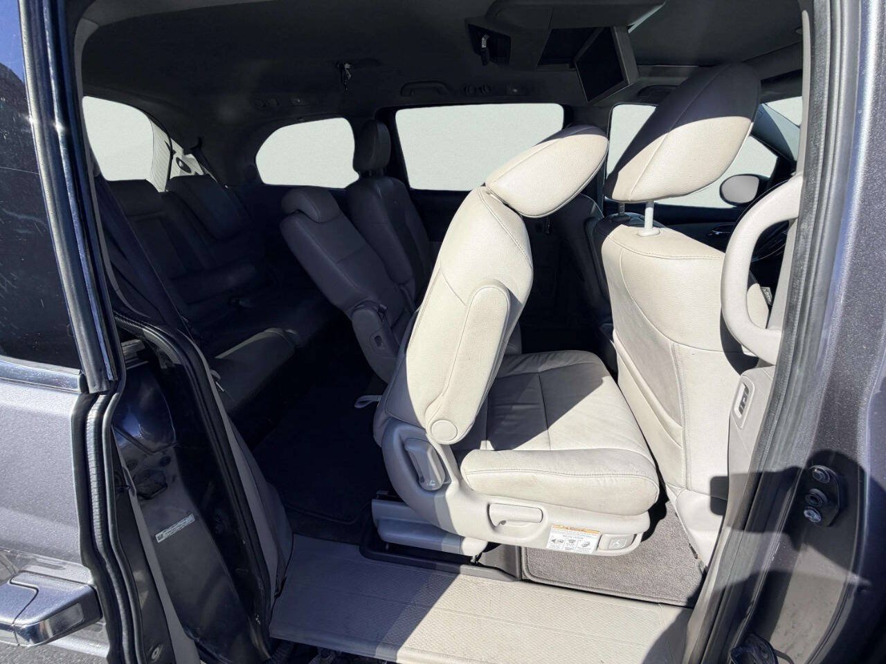Used 2015 Honda Odyssey Touring Elite image 36