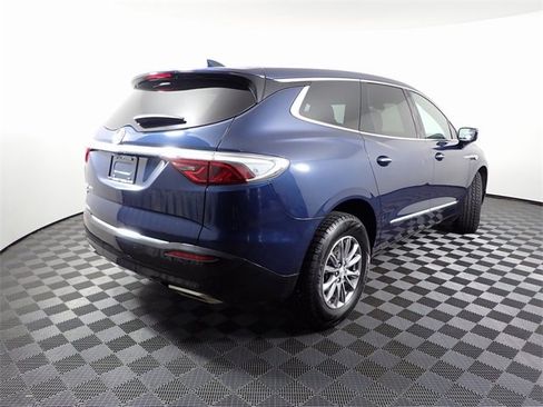 Used 2022 Buick Enclave Essence image 16