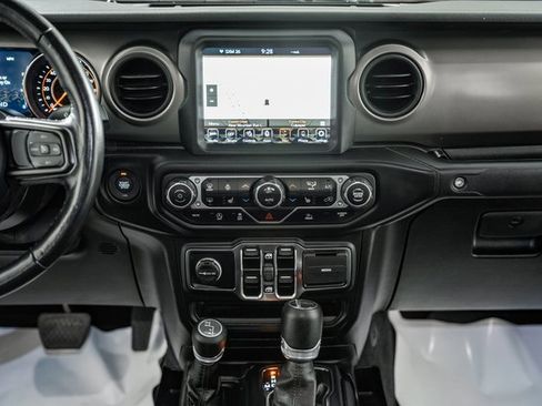 Used 2021 Jeep Gladiator Willys image 25