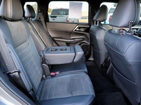 Used 2024 Mitsubishi Outlander SE Black Edition image 22