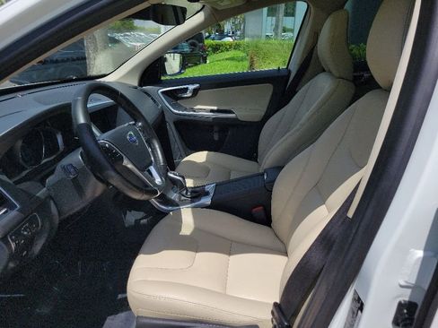 Used 2016 Volvo XC60 T6 Platinum w/ Climate Package AWD/4WD image 15