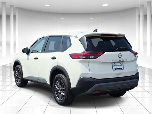 Used 2023 Nissan Rogue S FWD image 3