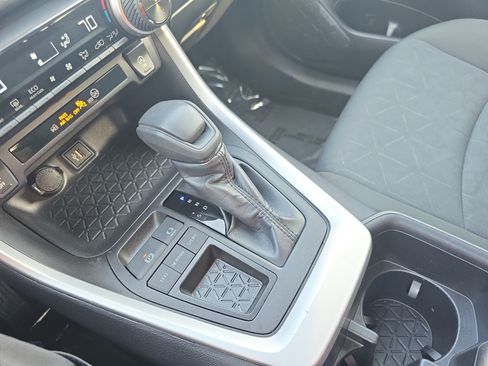 Used 2025 Toyota RAV4 XLE FWD image 22