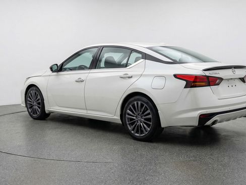 Used 2025 Nissan Altima 2.5 SV image 6