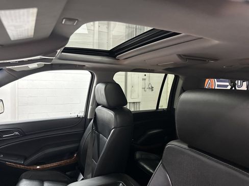 Used 2020 Chevrolet Suburban Premier image 20