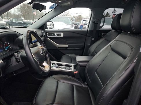 Certified 2023 Ford Explorer XLT w/ Equipment Group 202A image 10