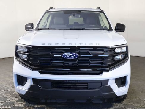 Used 2025 Ford Expedition Max Active AWD/4WD image 12