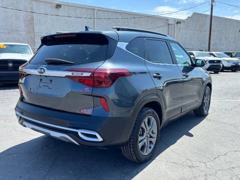 Used 2021 Kia Seltos S AWD/4WD image 3