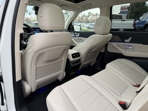 New 2026 Mercedes-Benz GLS 450 4MATIC image 26