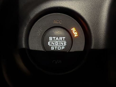 Used 2022 Jeep Gladiator Rubicon w/ LED Lighting Group AWD/4WD image 14