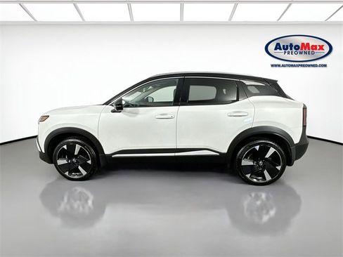 Used 2025 Nissan Kicks SR image 8