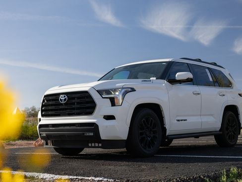 Used 2024 Toyota Sequoia SR5 w/ SR5 Premium Package image 4