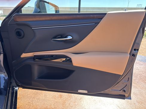 New 2025 Lexus ES 350 w/ Premium Package image 12