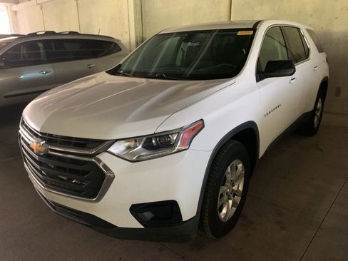 Used 2021 Chevrolet Traverse LS image 1