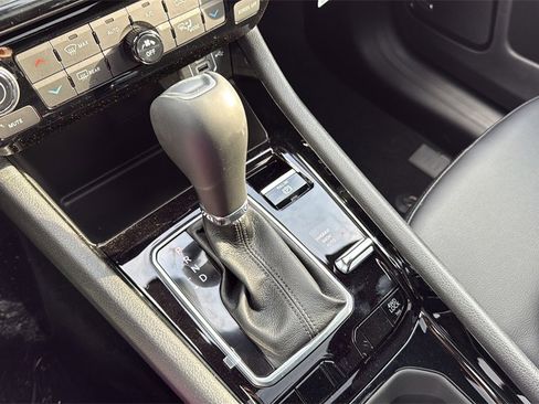 New 2026 Jeep Compass Limited image 32