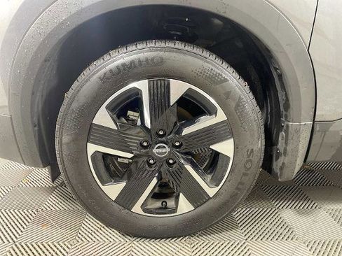 Certified 2025 Nissan Kicks SV image 27