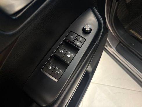 Used 2017 Toyota Highlander XLE AWD/4WD image 26