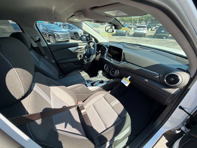 New 2026 Chevrolet Blazer LT w/ Convenience Package FWD image 23