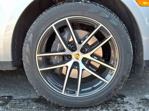 Certified 2026 Porsche Macan image 12