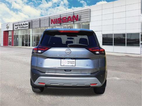 Certified 2023 Nissan Rogue SV image 5