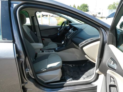 Used 2014 Ford Focus SE FWD image 22