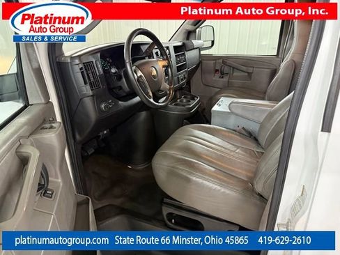 Used 2016 Chevrolet Express 3500 Extended RWD image 10
