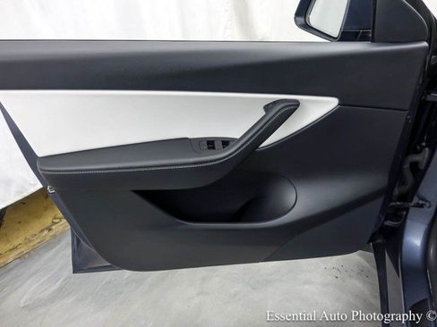 Used 2022 Tesla Model Y Performance AWD/4WD image 36
