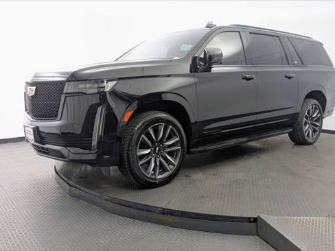 Used 2021 Cadillac Escalade ESV Sport AWD/4WD image 2