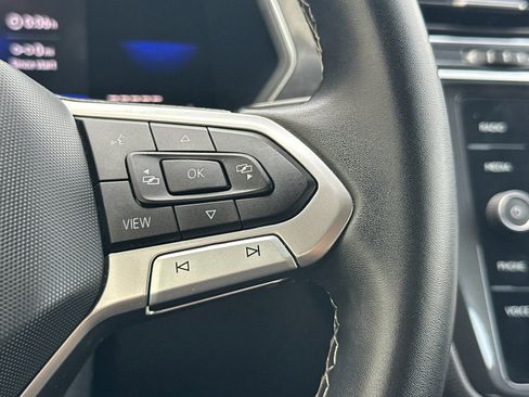 Used 2023 Volkswagen Tiguan SE image 28