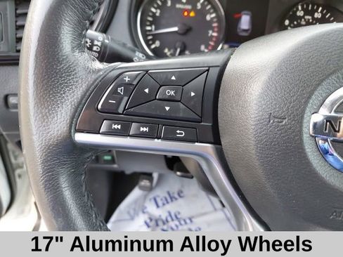 Used 2018 Nissan Rogue SV image 13