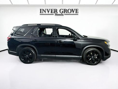 Used 2025 Honda Pilot Black Edition image 4