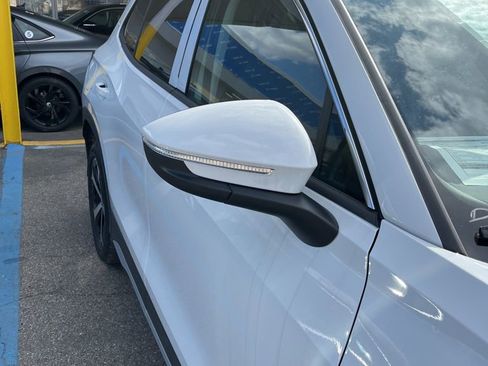 New 2026 Volkswagen Tiguan SE image 16