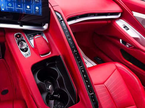 Used 2024 Chevrolet Corvette Stingray Premium Conv w/ Battery Protection Package RWD image 24