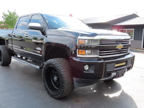 Used 2015 Chevrolet Silverado 2500 High Country w/ Duramax Plus Package image 17