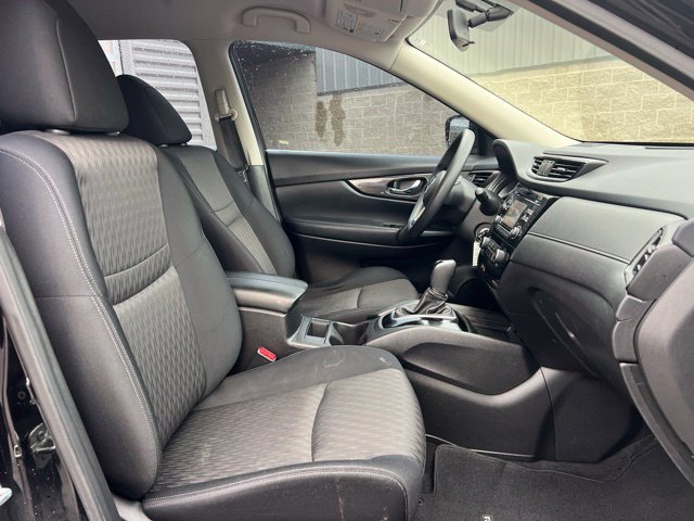 Used 2017 Nissan Rogue S AWD/4WD image 9