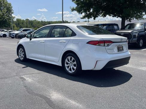 Used 2026 Toyota Corolla LE FWD image 4