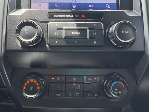 Used 2020 Ford F150 XLT w/ Equipment Group 302A Luxury AWD/4WD image 22