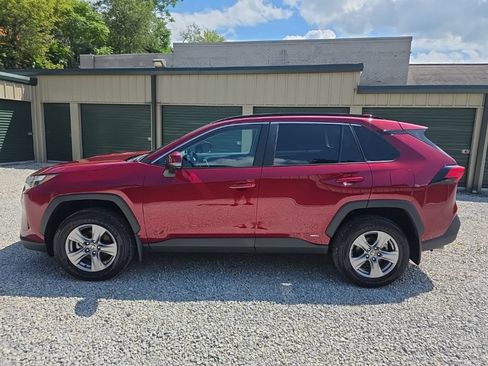 Certified 2024 Toyota RAV4 XLE w/ Convenience Package AWD/4WD image 3